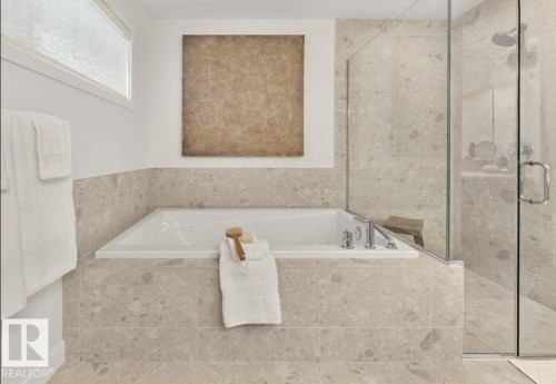 3139 Dixon Landing Landing, Edmonton, AB - Indoor Photo Showing Bathroom