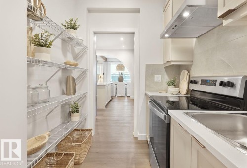 3139 Dixon Landing Landing, Edmonton, AB - Indoor Photo Showing Kitchen