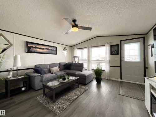 72 Jutland Crescent, Stony Plain, AB - Indoor Photo Showing Living Room