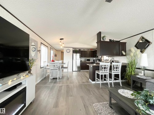 72 Jutland Crescent, Stony Plain, AB - Indoor Photo Showing Living Room