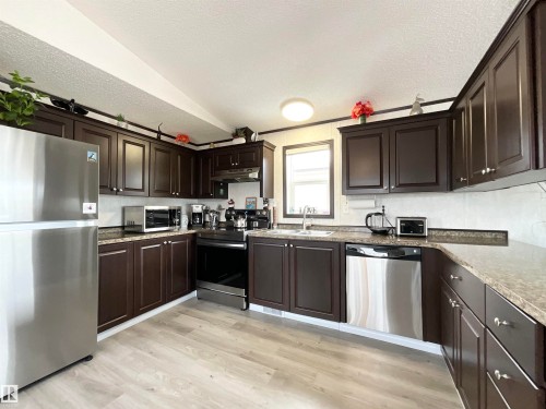 72 Jutland Crescent, Stony Plain, AB - Indoor Photo Showing Kitchen
