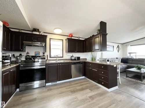 72 Jutland Crescent, Stony Plain, AB - Indoor Photo Showing Kitchen