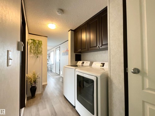 72 Jutland Crescent, Stony Plain, AB - Indoor Photo Showing Laundry Room