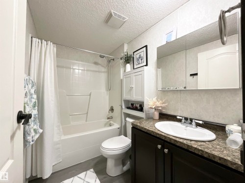 72 Jutland Crescent, Stony Plain, AB - Indoor Photo Showing Bathroom