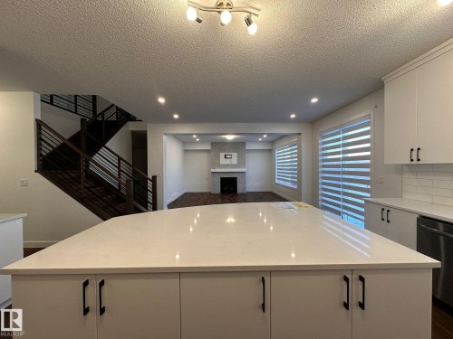 20624 22 Avenue, Edmonton, AB - Indoor Photo Showing Kitchen