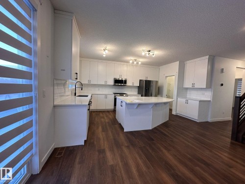 20624 22 Avenue, Edmonton, AB - Indoor Photo Showing Kitchen
