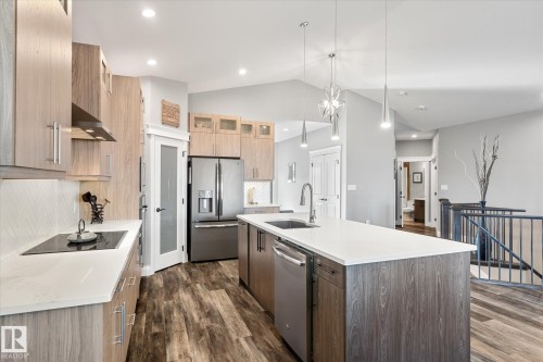 5 Sparrow Close, Fort Saskatchewan, AB - Indoor Photo Showing Kitchen With Upgraded Kitchen
