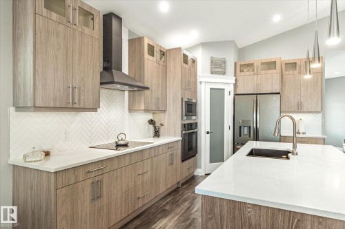 5 Sparrow Close, Fort Saskatchewan, AB - Indoor Photo Showing Kitchen With Upgraded Kitchen