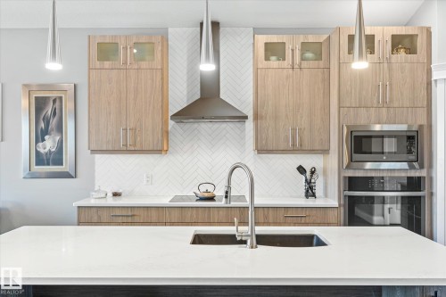 5 Sparrow Close, Fort Saskatchewan, AB - Indoor Photo Showing Kitchen With Double Sink With Upgraded Kitchen