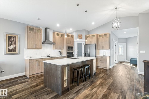 5 Sparrow Close, Fort Saskatchewan, AB - Indoor Photo Showing Kitchen With Upgraded Kitchen