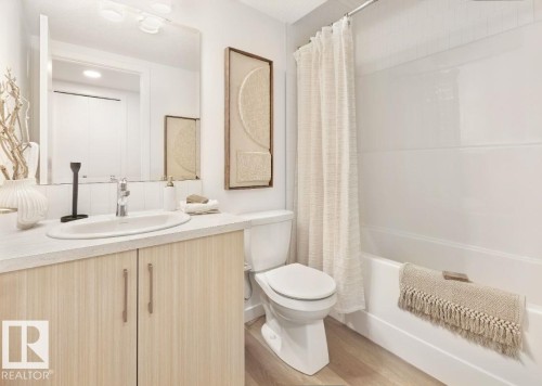 4546 Kinsella Link, Edmonton, AB - Indoor Photo Showing Bathroom