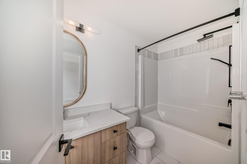 1314 Keswick Drive, Edmonton, AB - Indoor Photo Showing Bathroom