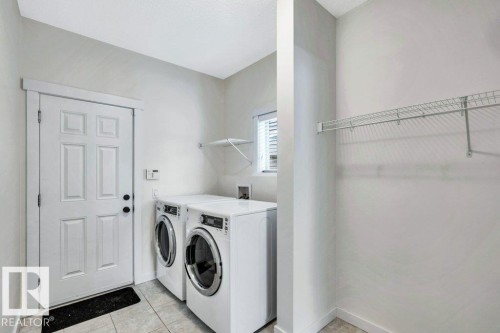 4450 Crabapple Landing, Edmonton, AB - Indoor Photo Showing Laundry Room