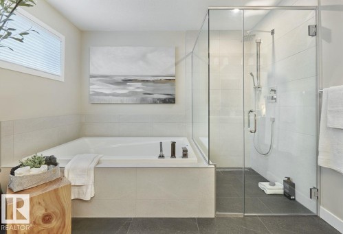 17519 7 Street, Edmonton, AB - Indoor Photo Showing Bathroom
