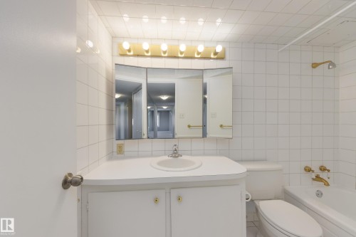 1503 12303 Jasper Avenue, Edmonton, AB - Indoor Photo Showing Bathroom