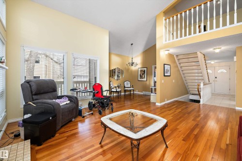 1027 109 Street, Edmonton, AB - Indoor Photo Showing Living Room