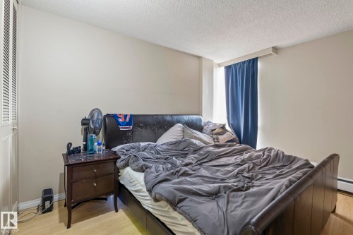 2004 10883 Saskatchewan Drive, Edmonton, AB - Indoor Photo Showing Bedroom