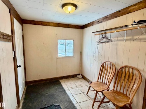 Drayton Valley, AB - Indoor Photo Showing Other Room