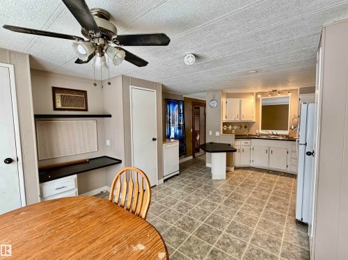 Drayton Valley, AB - Indoor Photo Showing Kitchen