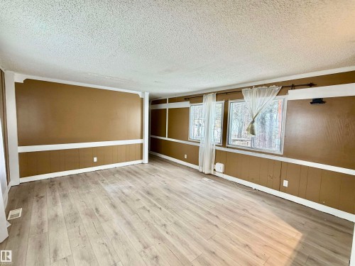 Drayton Valley, AB - Indoor Photo Showing Other Room