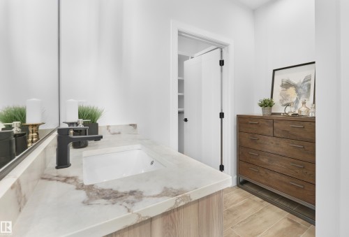 6003 107 Street, Edmonton, AB - Indoor Photo Showing Bathroom