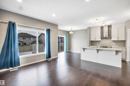 4442 5A Street, Edmonton, AB - Indoor Photo Showing Kitchen