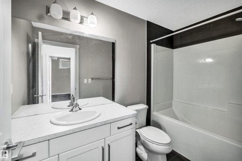 4442 5A Street, Edmonton, AB - Indoor Photo Showing Bathroom