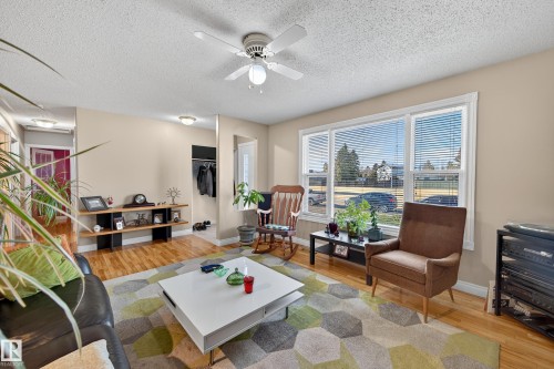 15231 119A Street, Edmonton, AB - Indoor Photo Showing Living Room