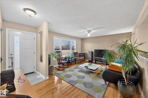 15231 119A Street, Edmonton, AB - Indoor Photo Showing Living Room