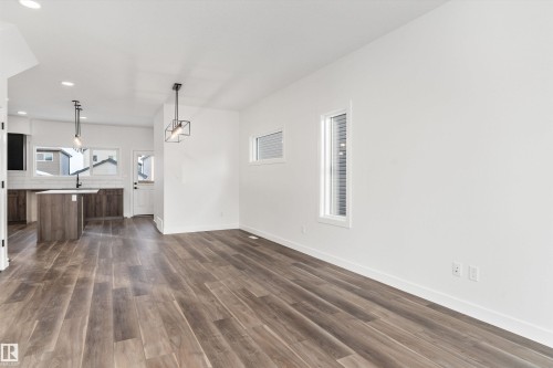 1218 Mcleod Avenue, Spruce Grove, AB - Indoor