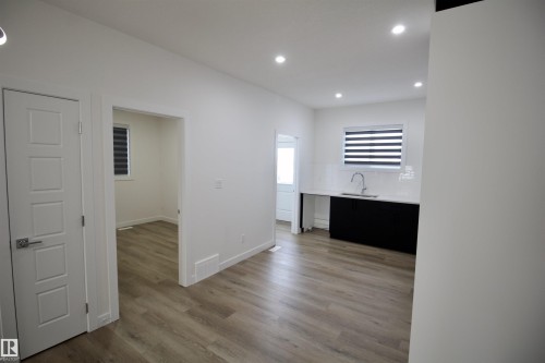 261 Munn Way, Leduc, AB - Indoor Photo Showing Other Room