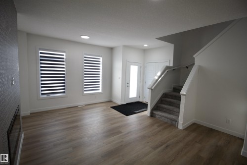 261 Munn Way, Leduc, AB - Indoor Photo Showing Other Room