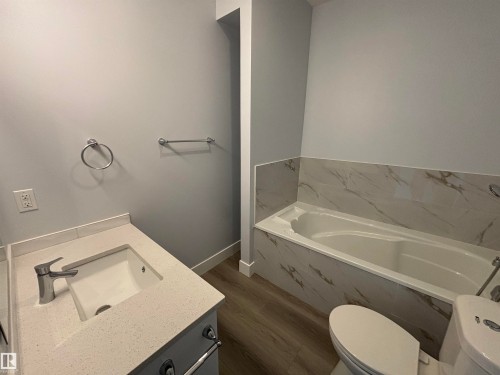 2744 Blatchford Road, Edmonton, AB - Indoor Photo Showing Bathroom