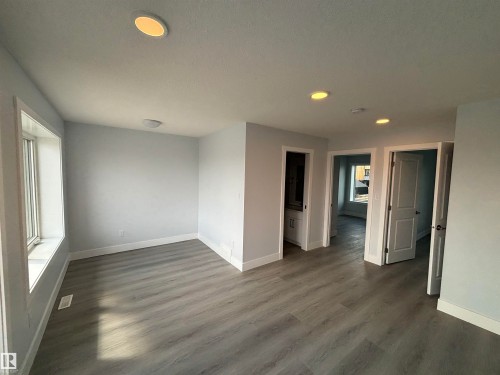 2744 Blatchford Road, Edmonton, AB - Indoor Photo Showing Other Room