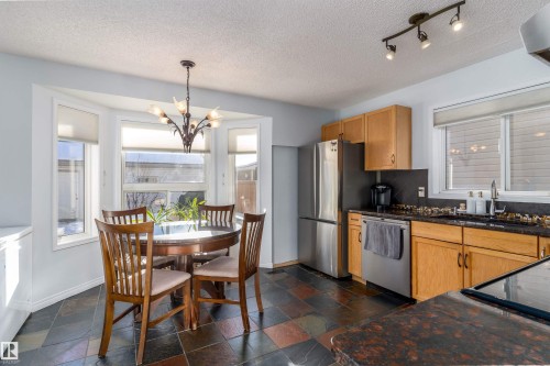 2309 39 Avenue Nw, Edmonton, AB - Indoor