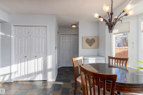 2309 39 Avenue Nw, Edmonton, AB - Indoor Photo Showing Dining Room