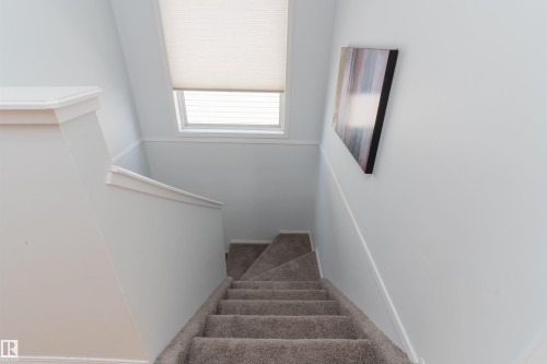 2309 39 Avenue Nw, Edmonton, AB - Indoor Photo Showing Other Room