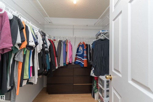 2309 39 Avenue Nw, Edmonton, AB - Indoor With Storage
