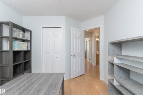 2309 39 Avenue Nw, Edmonton, AB - Indoor