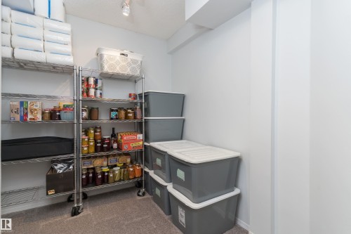 2309 39 Avenue Nw, Edmonton, AB - Indoor