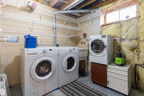 2309 39 Avenue Nw, Edmonton, AB - Indoor Photo Showing Laundry Room