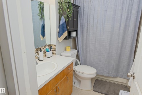 5016 53 Street, Barrhead, AB - Indoor Photo Showing Bathroom
