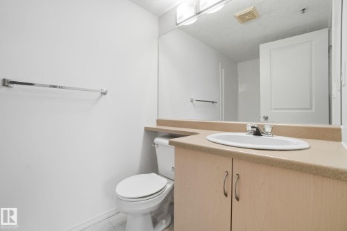 424 17011 67 Avenue, Edmonton, AB - Indoor Photo Showing Bathroom