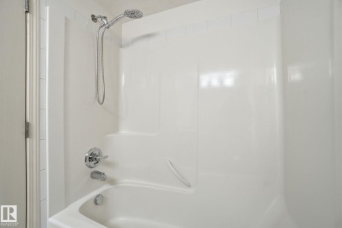 424 17011 67 Avenue, Edmonton, AB - Indoor Photo Showing Bathroom