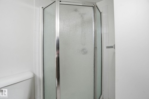 424 17011 67 Avenue, Edmonton, AB - Indoor Photo Showing Bathroom