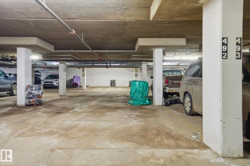 424 17011 67 Avenue, Edmonton, AB - Indoor Photo Showing Garage