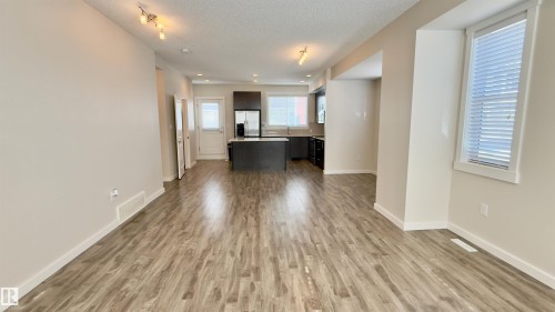 903 Crystallina Nera Way, Edmonton, AB - Indoor Photo Showing Other Room
