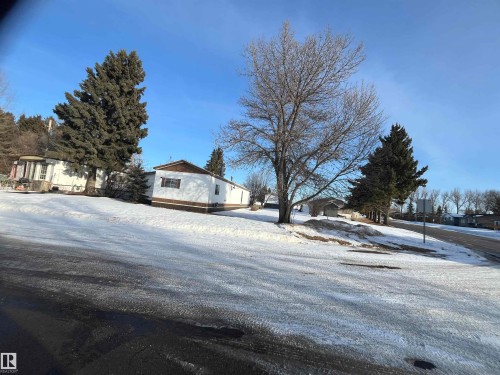 4820 55 Avenue, Viking, AB 