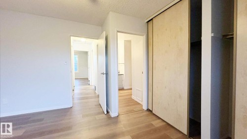10427 24 Avenue, Edmonton, AB - Indoor Photo Showing Other Room