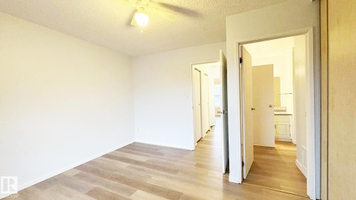 10427 24 Avenue, Edmonton, AB - Indoor Photo Showing Other Room